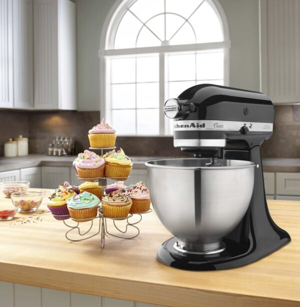 KitchenAid Classic Series 4.5-Quart Tilt-Head Stand Mixer, Onyx Black, K45SSOB