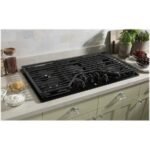 GE 36″ Built-in Gas Cooktop JGP5036DLBB - Image 3